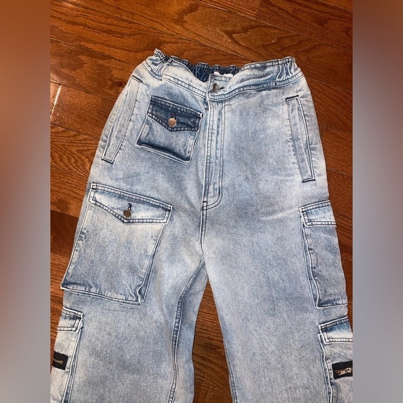NEW! REVOLVE x EB Denim Cargo Pants in Rain Wash 👖 Medium NWT! - Picture 11 of 15